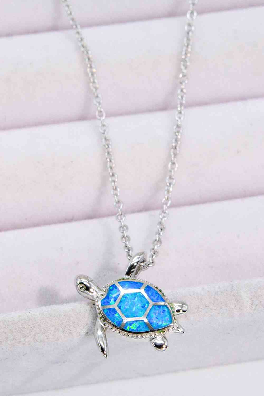 Collier à maillons à pendentif tortue opale