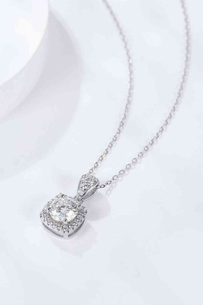 Collier pendentif carré moissanite 1 carat