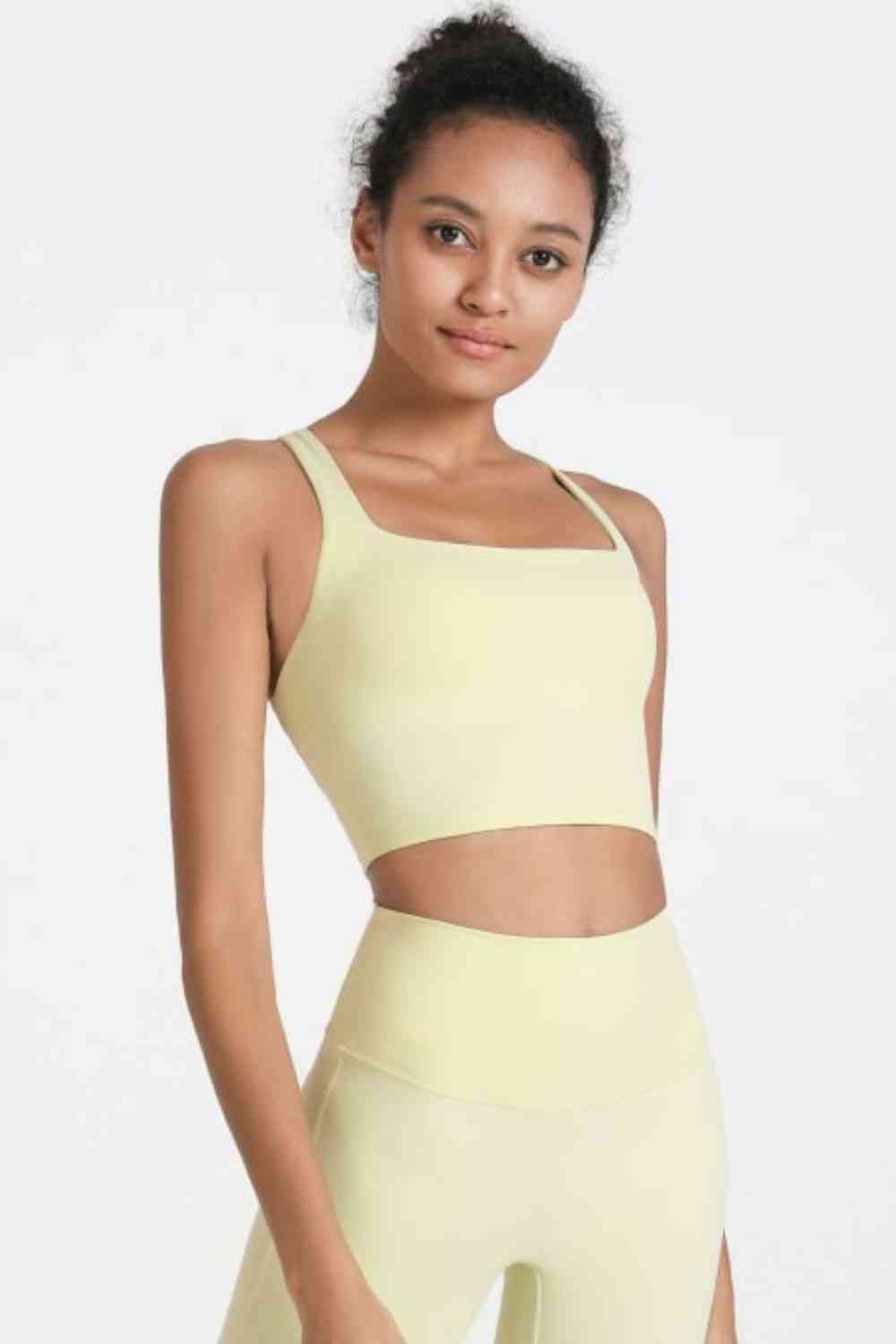 Camisole de sport courte croisée à dos ouvert