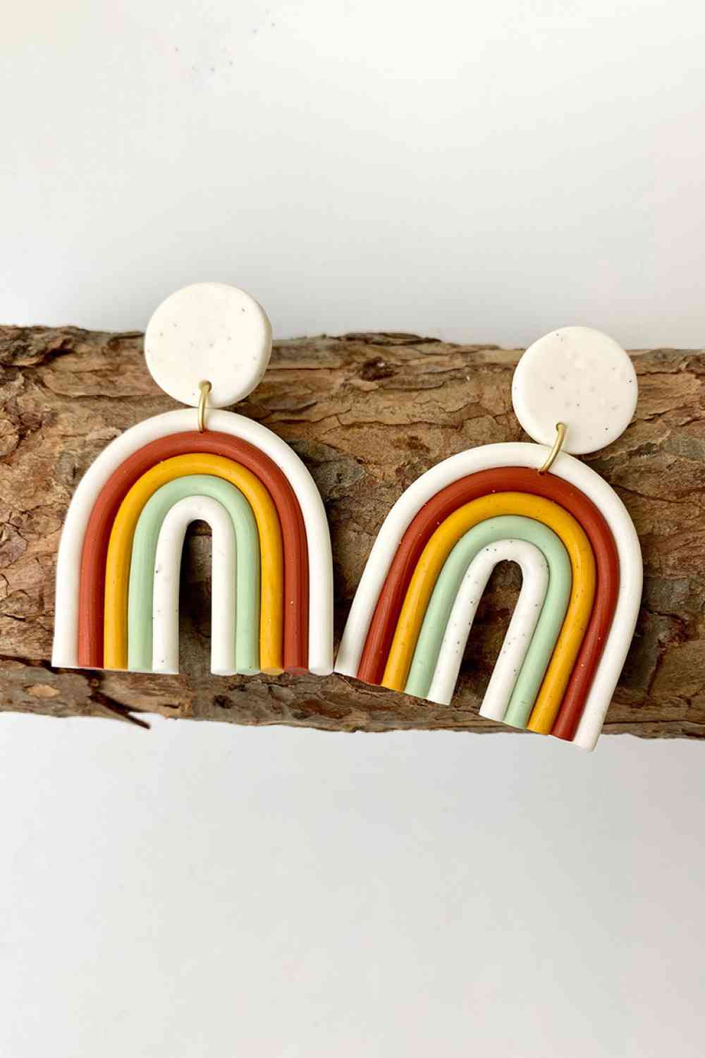 Boucles d'oreilles pendantes en forme d'arc-en-ciel