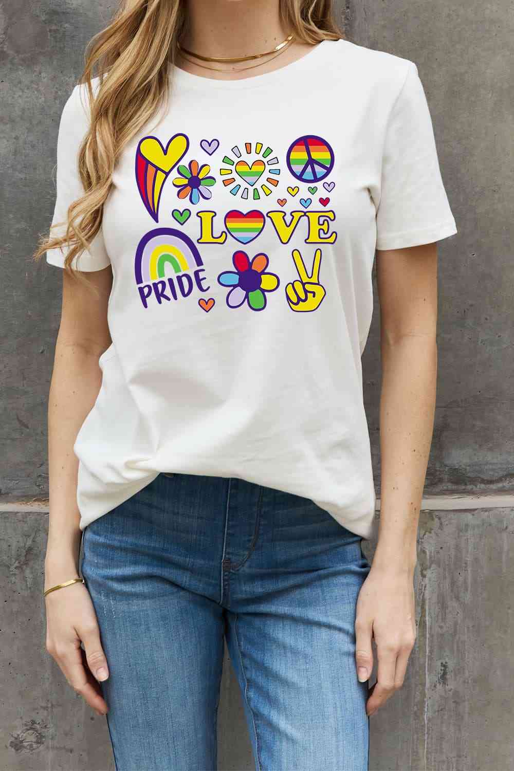 Camiseta de algodón con gráfico LOVE PRIDE de tamaño completo de Simply Love