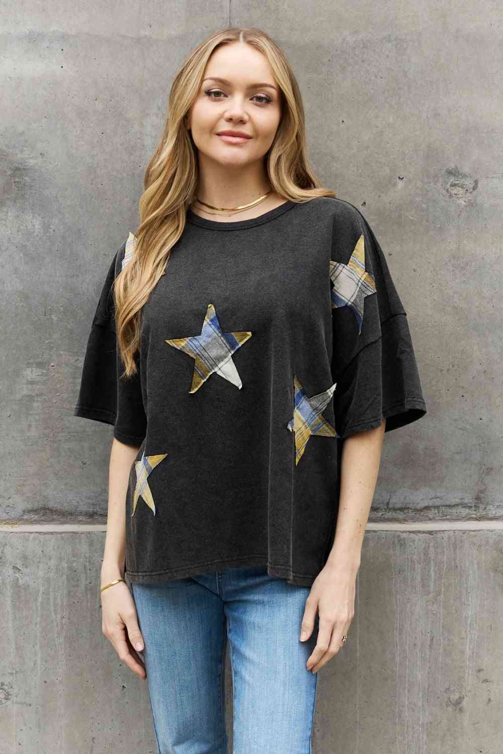 Top con detalle de parche de estrella estampado de tamaño completo de ODDI