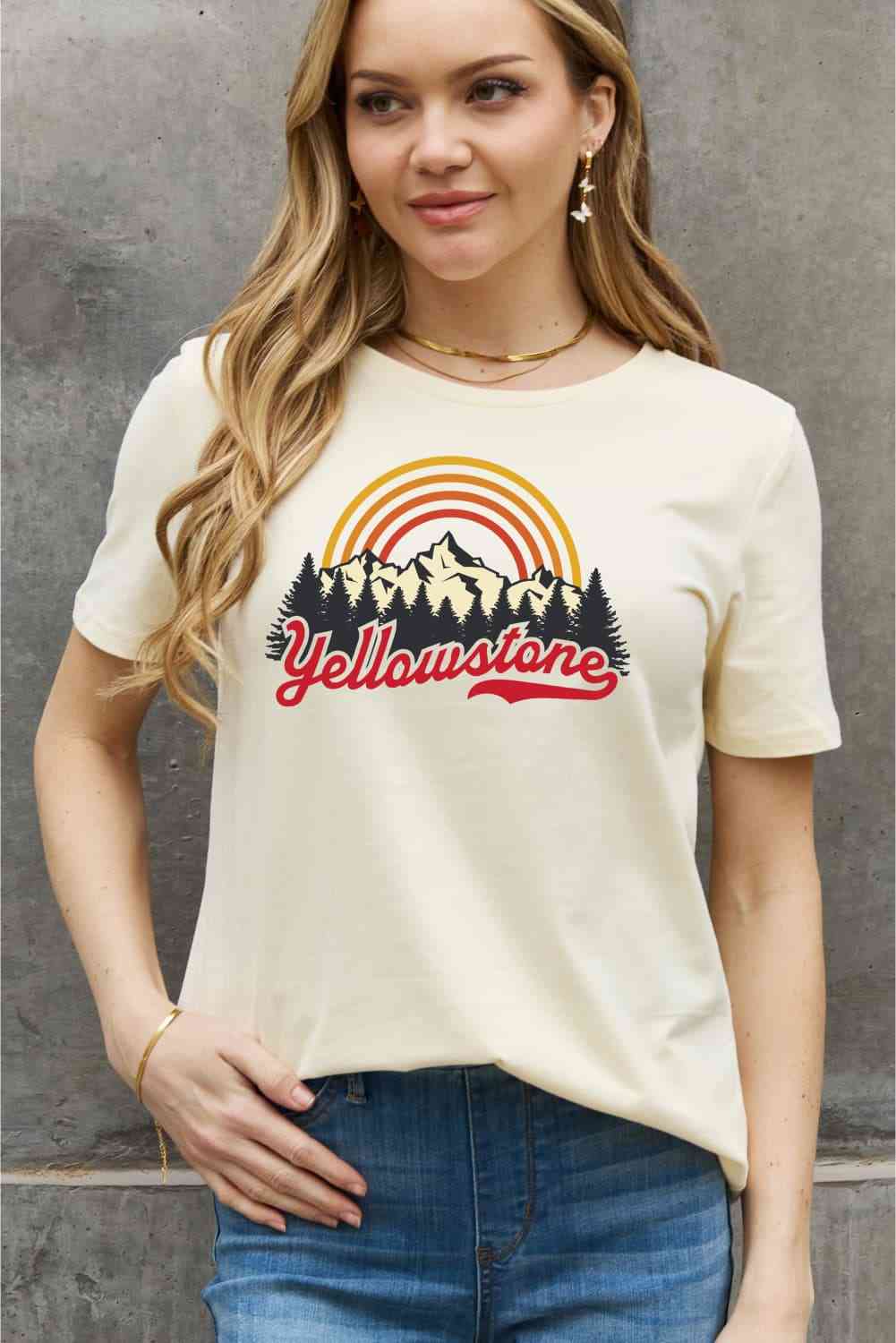 Simply Love T-shirt en coton graphique YELLOWSTONE pleine taille