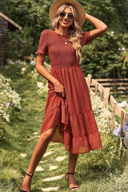 Robe midi smockée à manches courtes et col rond Swiss Dot