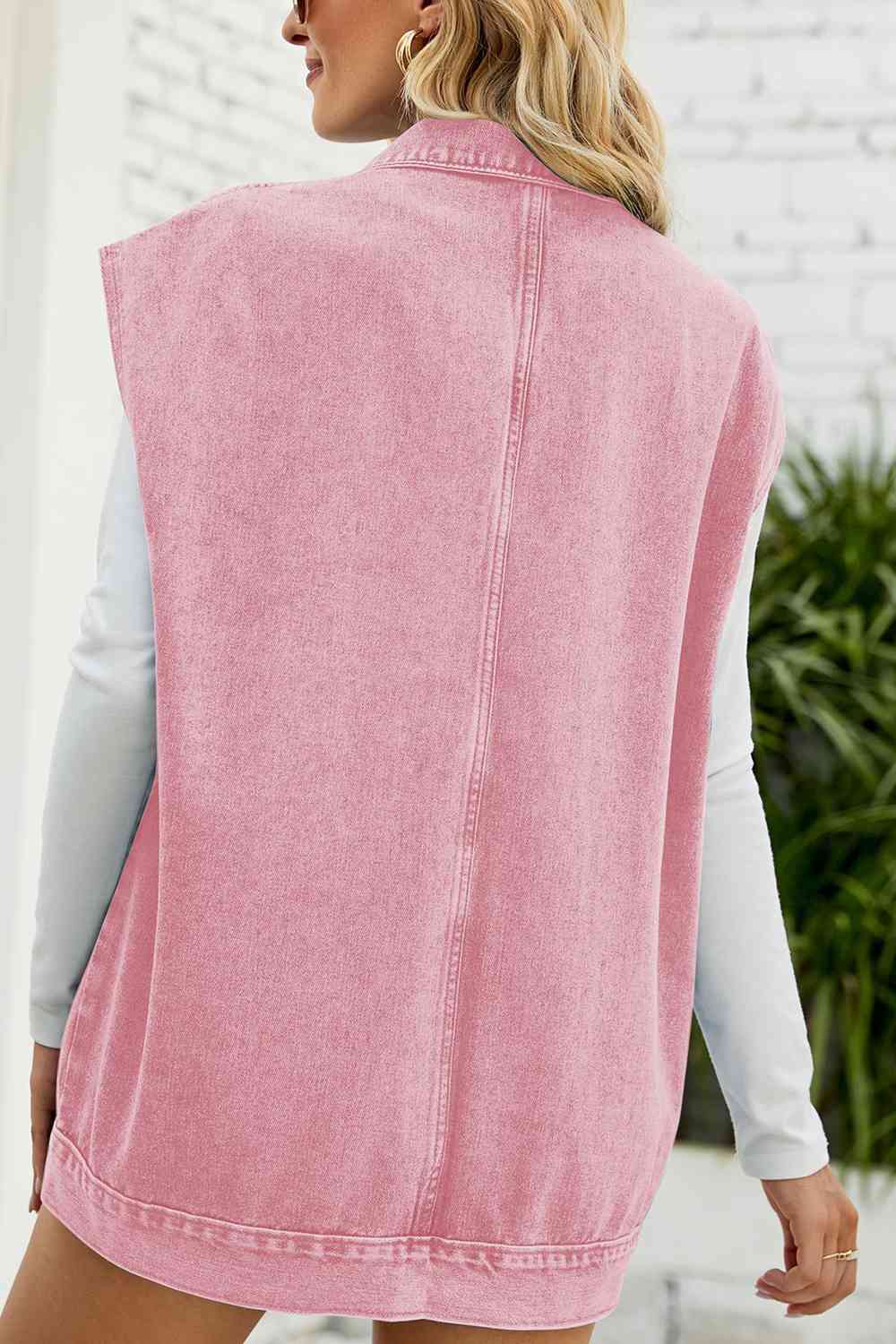 Chaqueta vaquera con cuello y botones