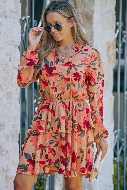 Robe superposée à manches longues et col noué à fleurs