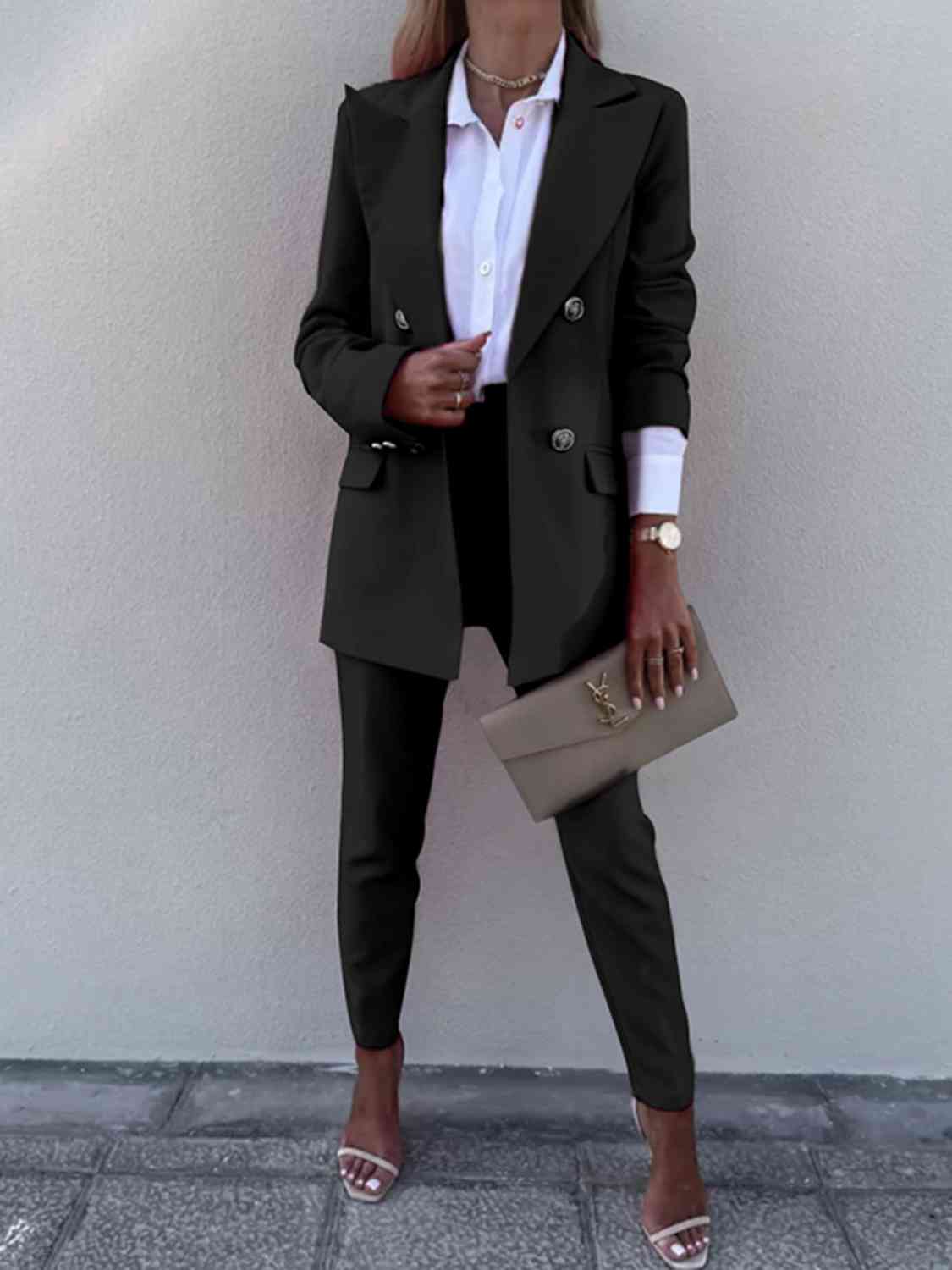 Ensemble blazer et pantalon à manches longues et col à revers