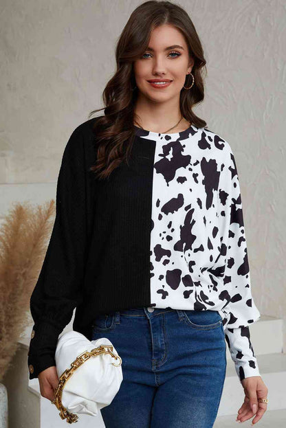 Top con cuello redondo y estampado animal