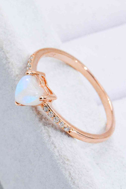 Anillo con corazón de piedra lunar natural chapado en oro rosa de 18 quilates