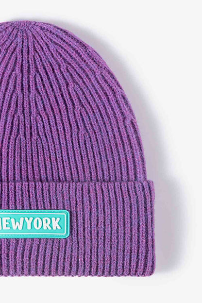 Bonnet à revers en tricot côtelé avec patch NEWYORK