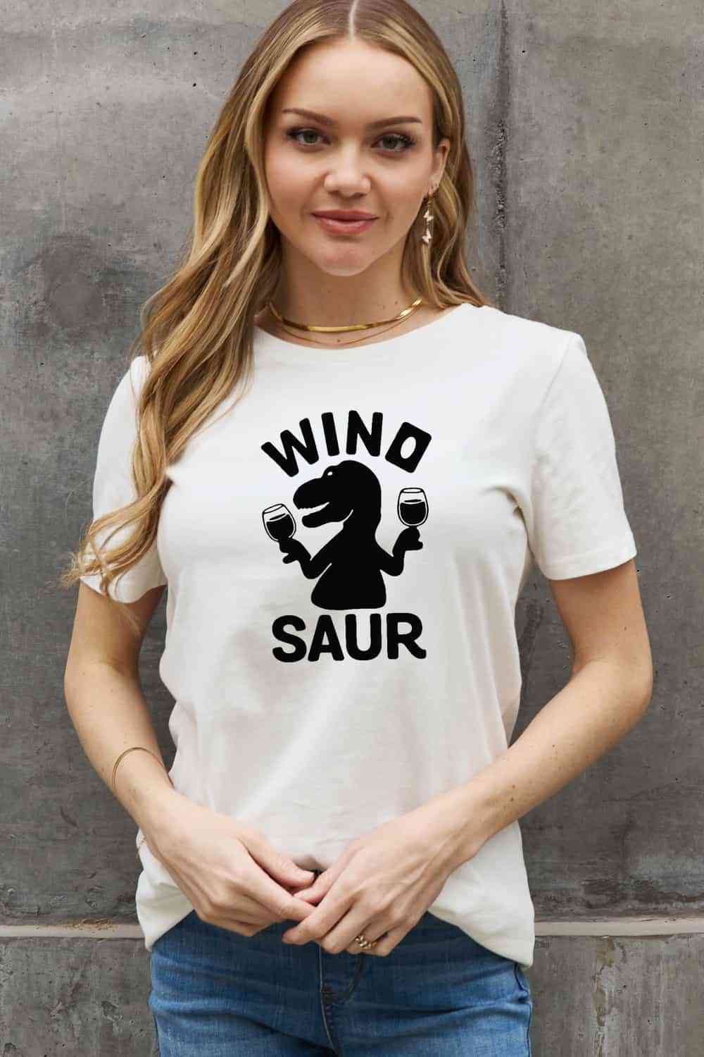 Simply Love T-shirt en coton graphique WINOSAUR pleine taille