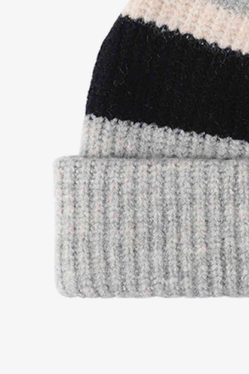 Gorro de punto con puños tricolor