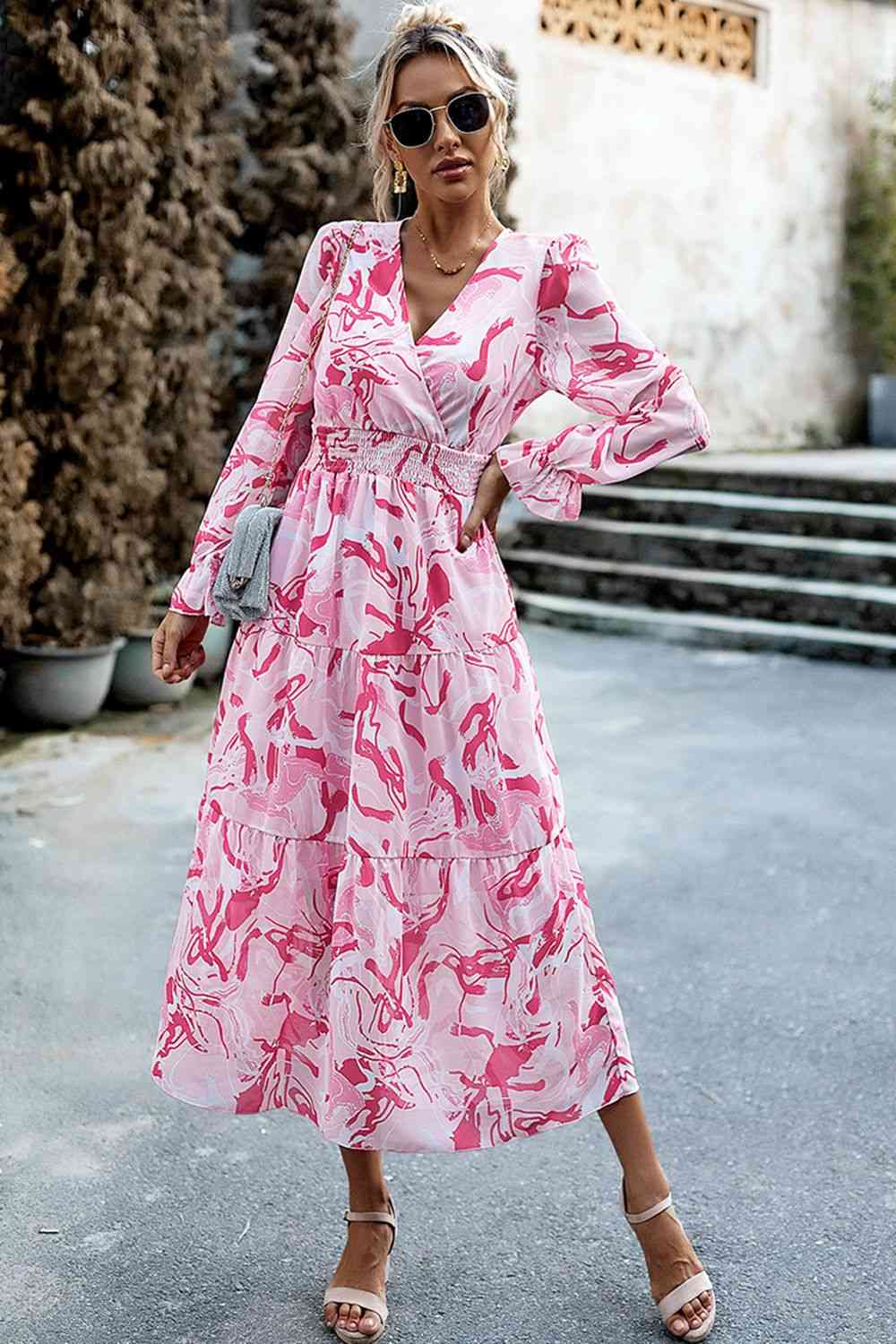 Robe midi imprimée à col surplis et manches volantées