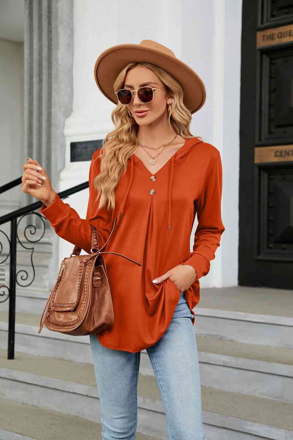 Blusa con capucha de manga larga