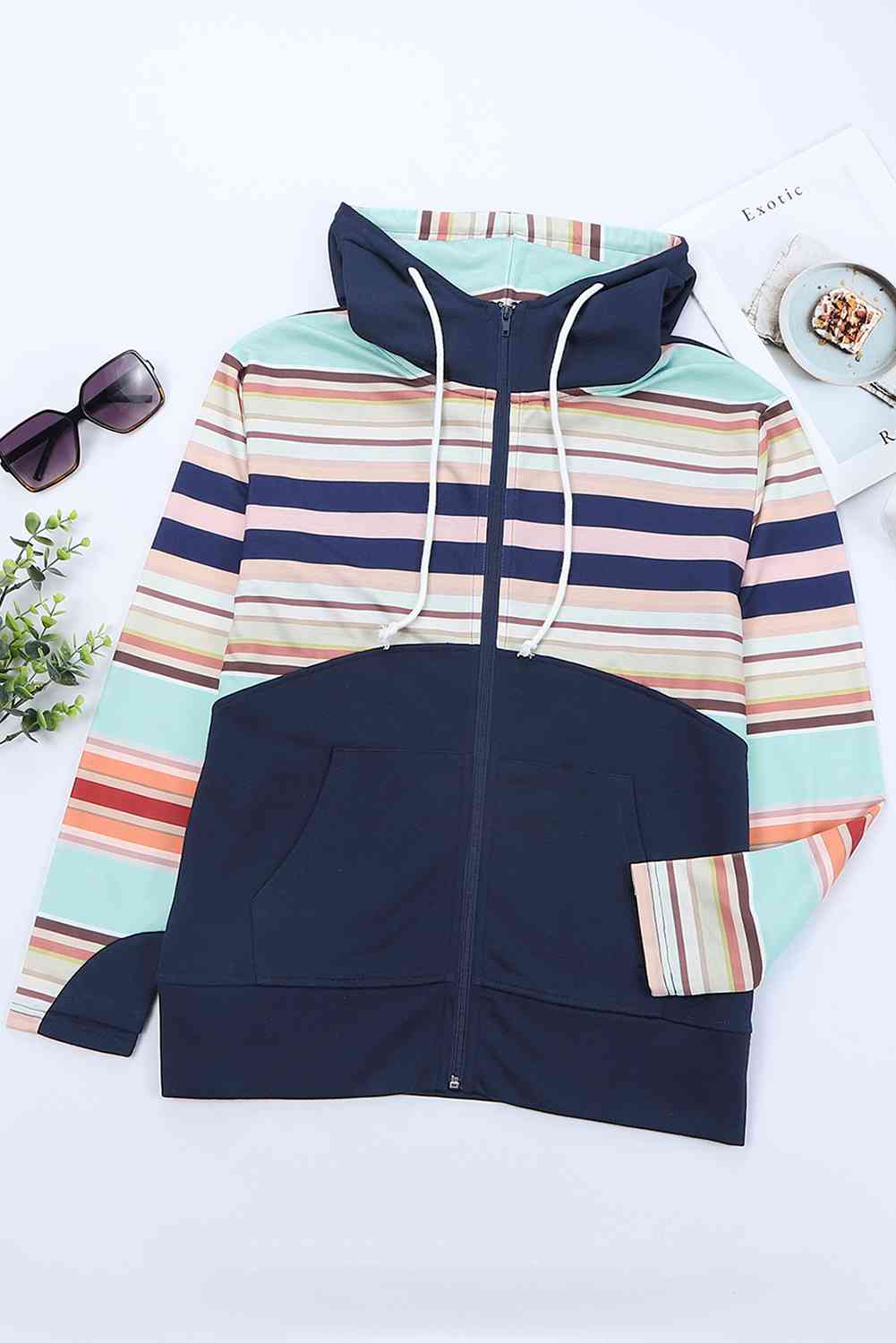 Chaqueta con cremallera y bloques de color a rayas de Double Take