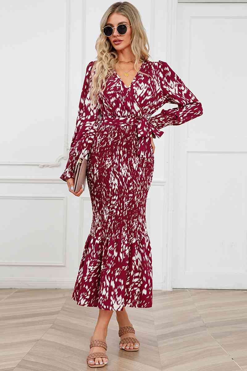 Robe midi smockée imprimée à col en V