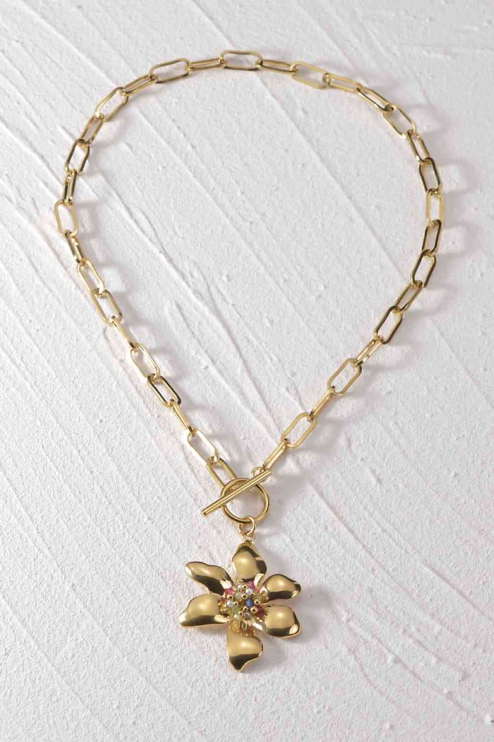 Collier en acier inoxydable avec pendentif fleur