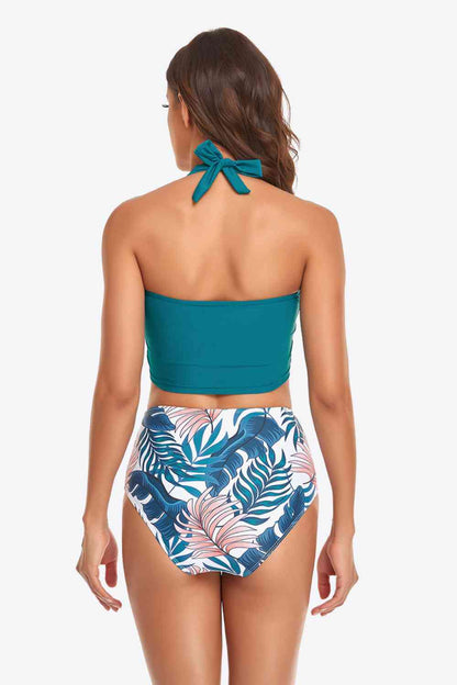 Conjunto de bikini con detalle de cordón y cuello halter con estampado botánico