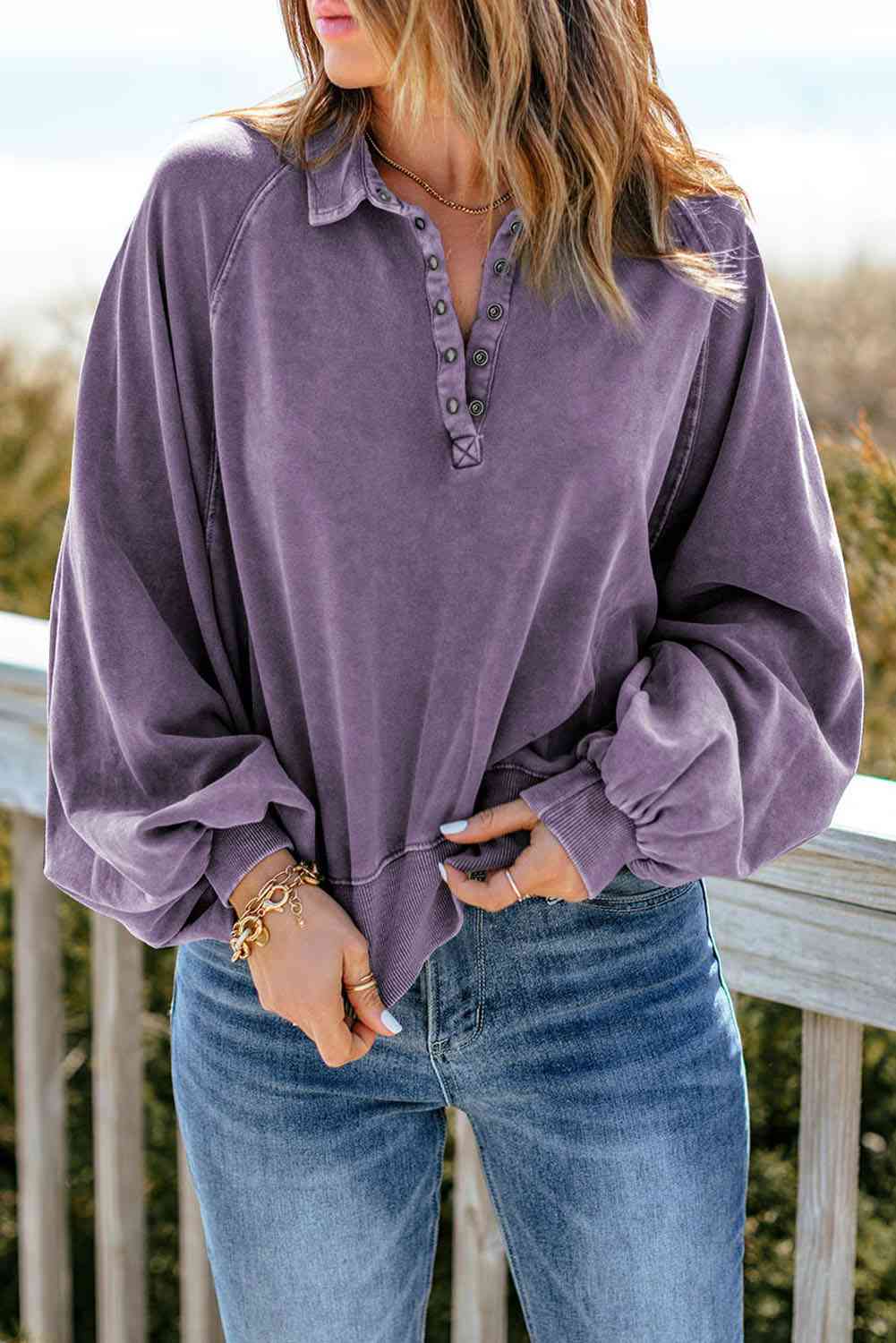 Sudadera con cuello de cuarto de botones y manga farol