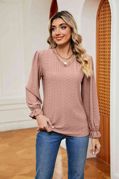 Blusa con cuello en V y mangas con volantes