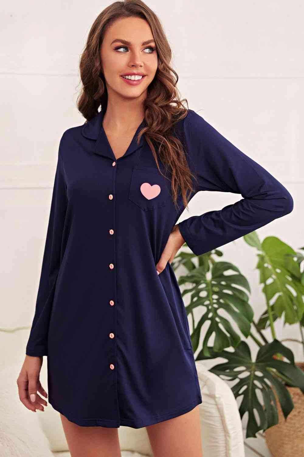 Vestido camisero con cuello de solapa y gráfico de corazón