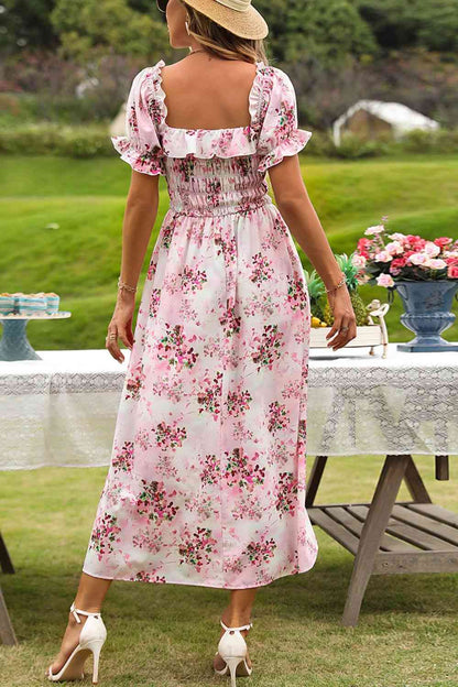 Vestido midi floral con cuello cuadrado y mangas con volantes