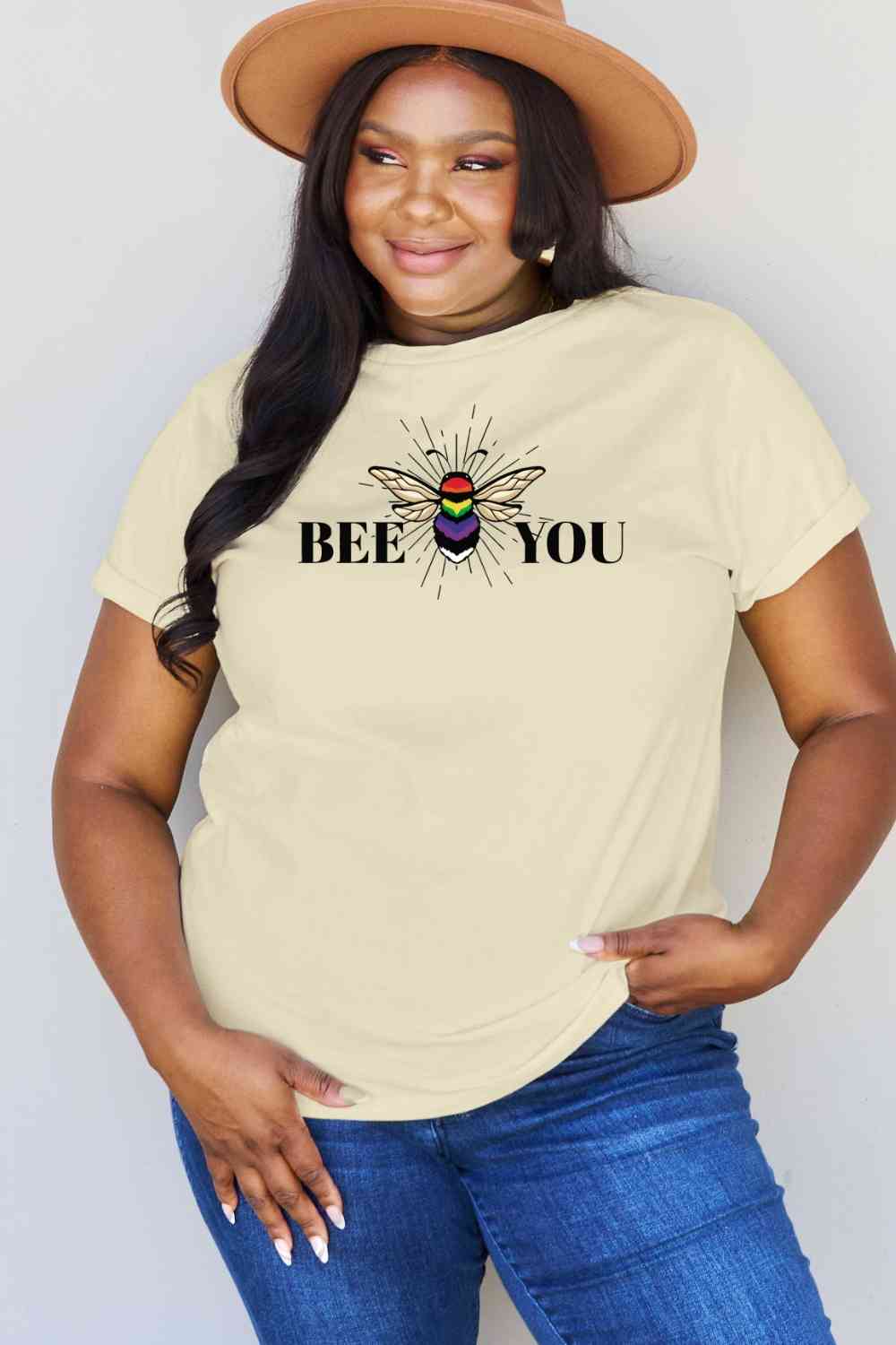 Camiseta gráfica BEE YOU de tamaño completo de Simply Love