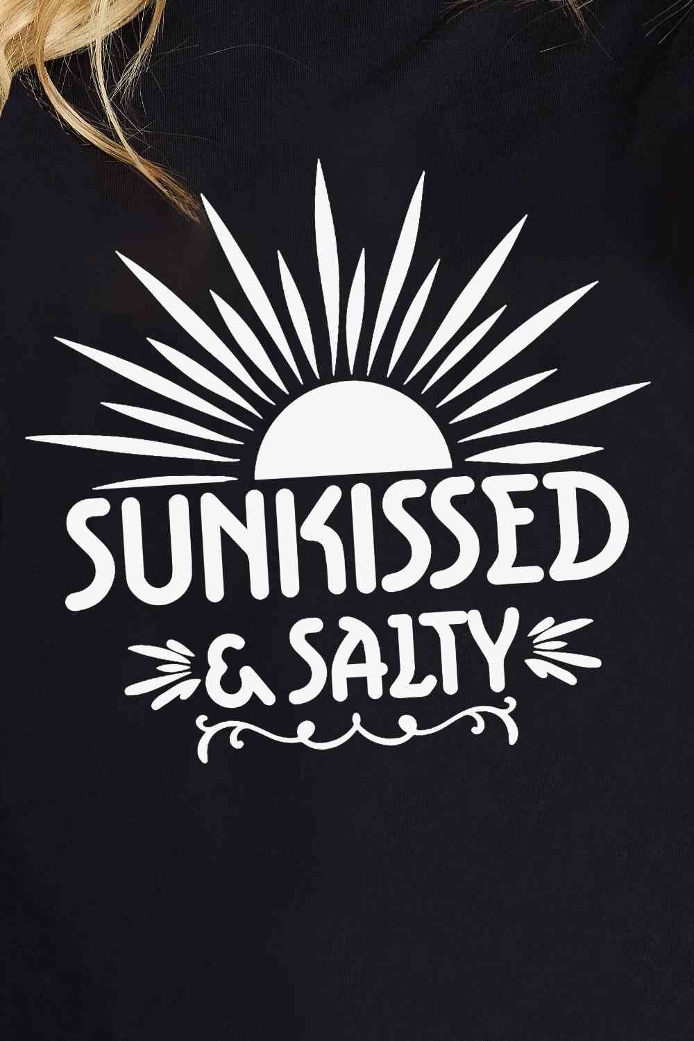 T-shirt en coton graphique Simply Love SUNKISSED &amp; SALTY