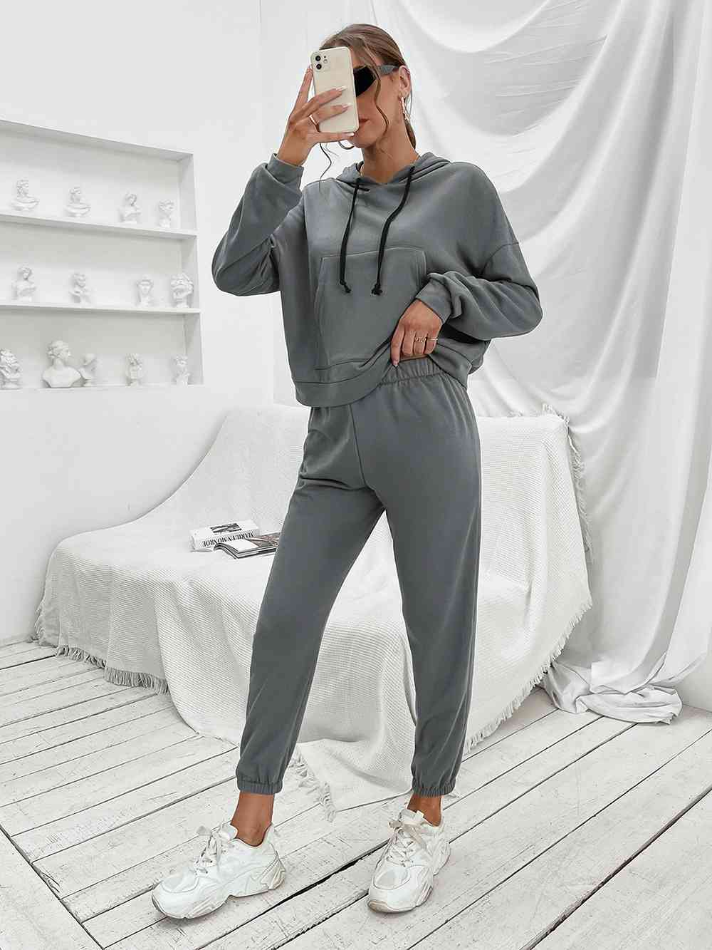 Ensemble sweat à capuche et pantalon de sport