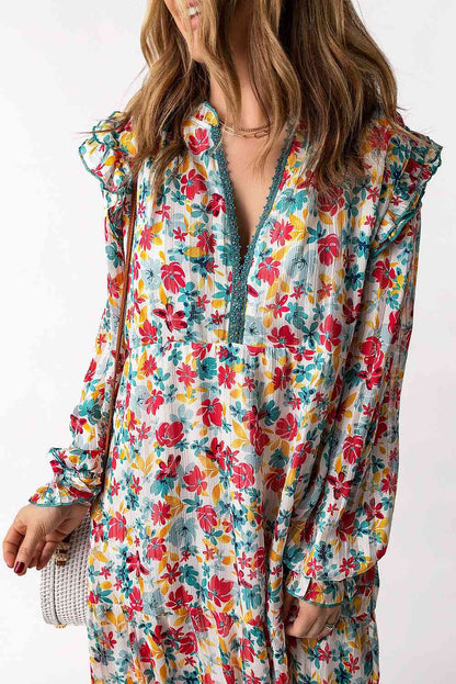 Vestido floral con mangas con volante y cuello con muescas