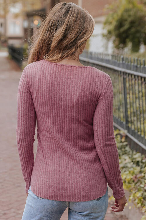 Haut en tricot à manches longues et détails en dentelle côtelée