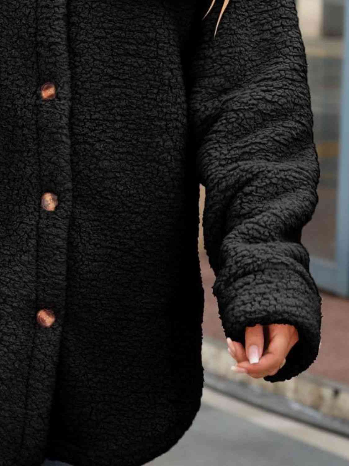 Manteau à col boutonné