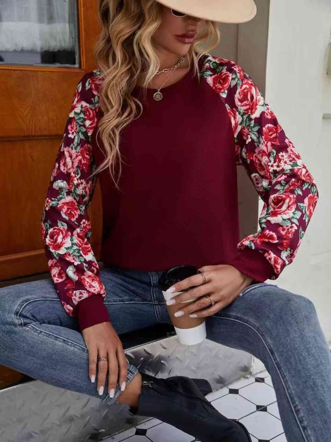 Sudadera con cuello redondo y manga raglán floral