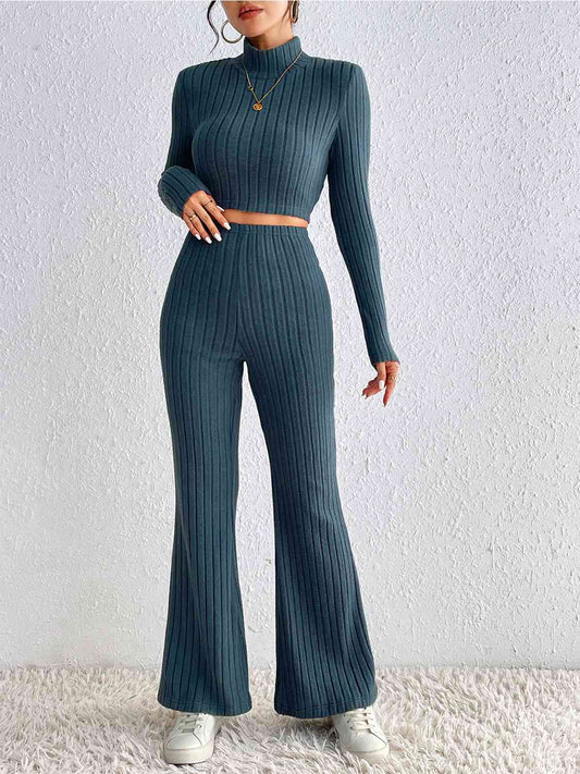 Conjunto de suéter corto con cuello simulado de canalé y pantalones de cintura alta