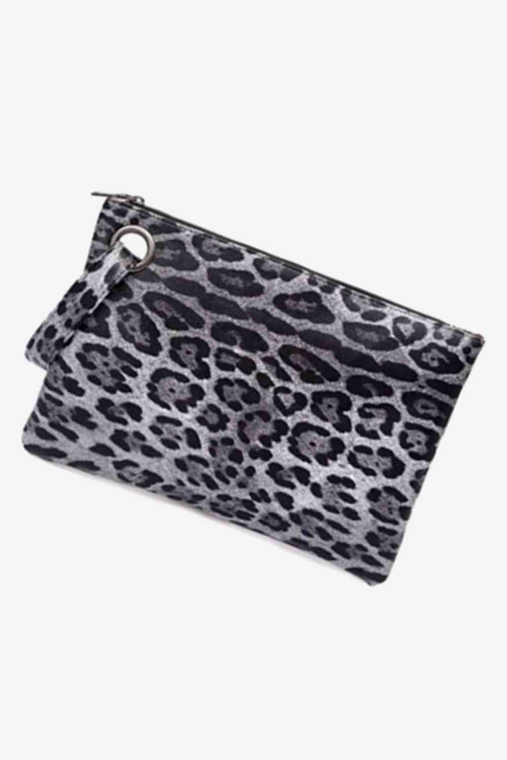 Clutch de piel sintética con estampado de leopardo