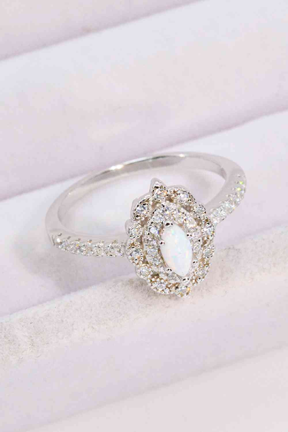 Bague opale et zircon Love Story moderne