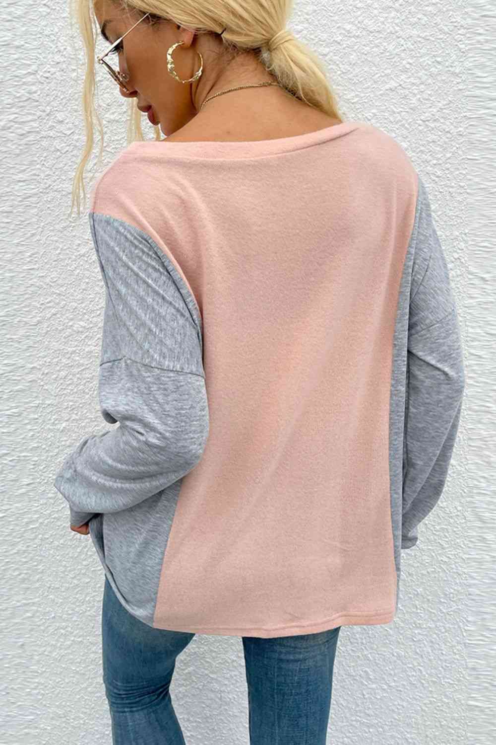 Blusa de manga larga con cuello en V y bloques de color