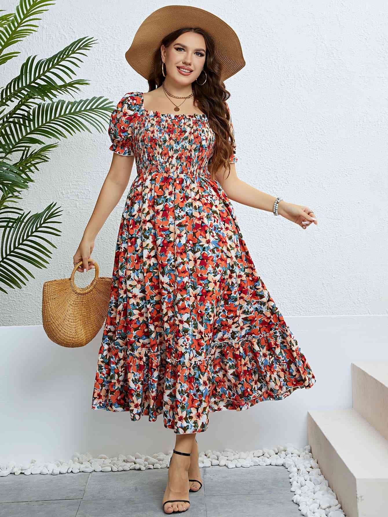 Robe Florale Smockée à Col Carré de Grande Taille