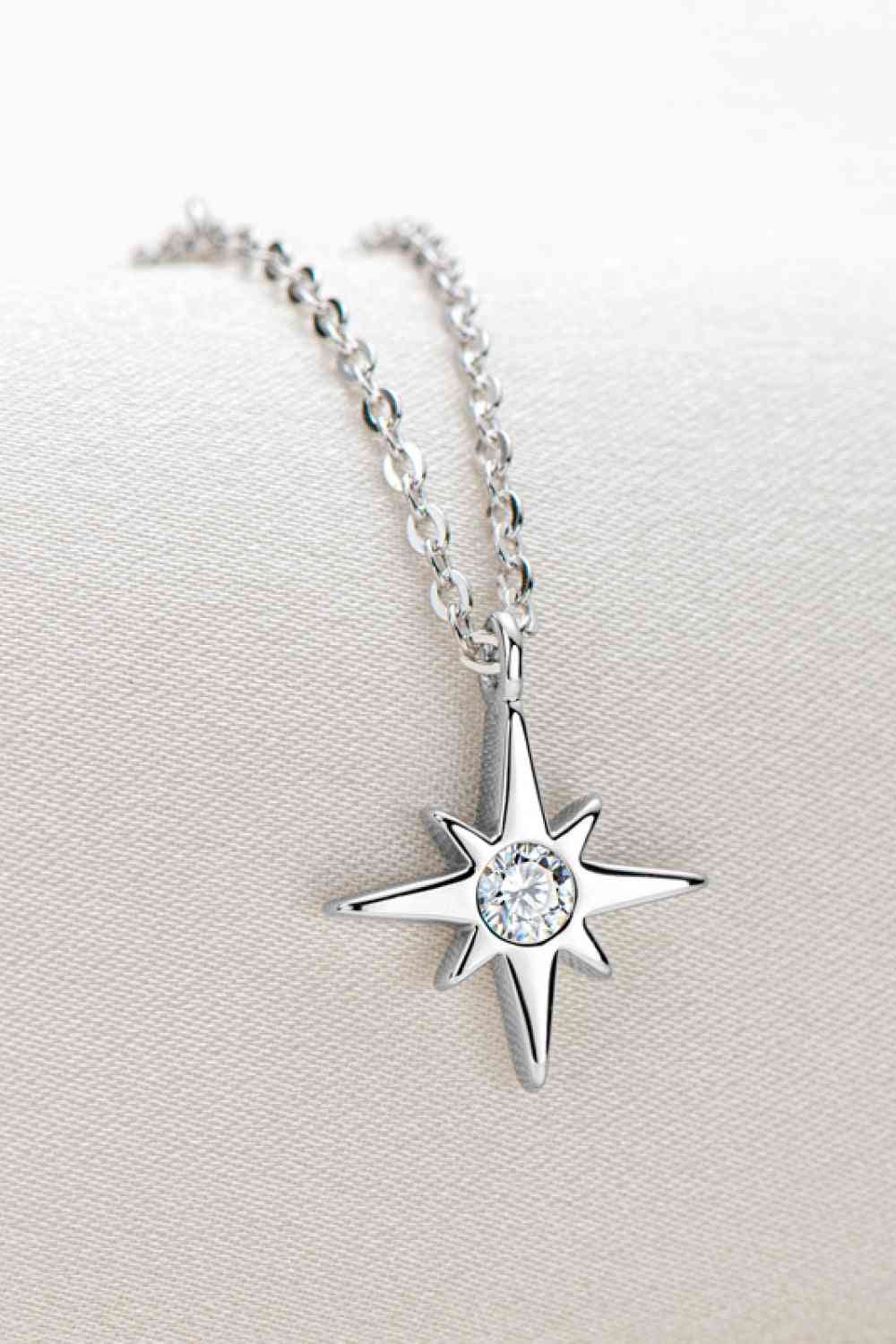 Collier avec pendentif étoile du nord Moissanite en argent sterling 925