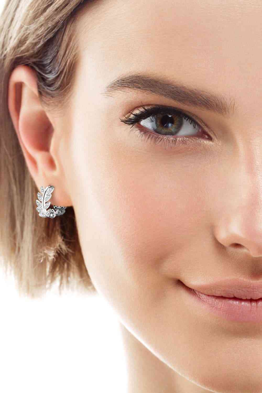 Boucles d'oreilles en argent sterling 925 avec feuille de moissanite