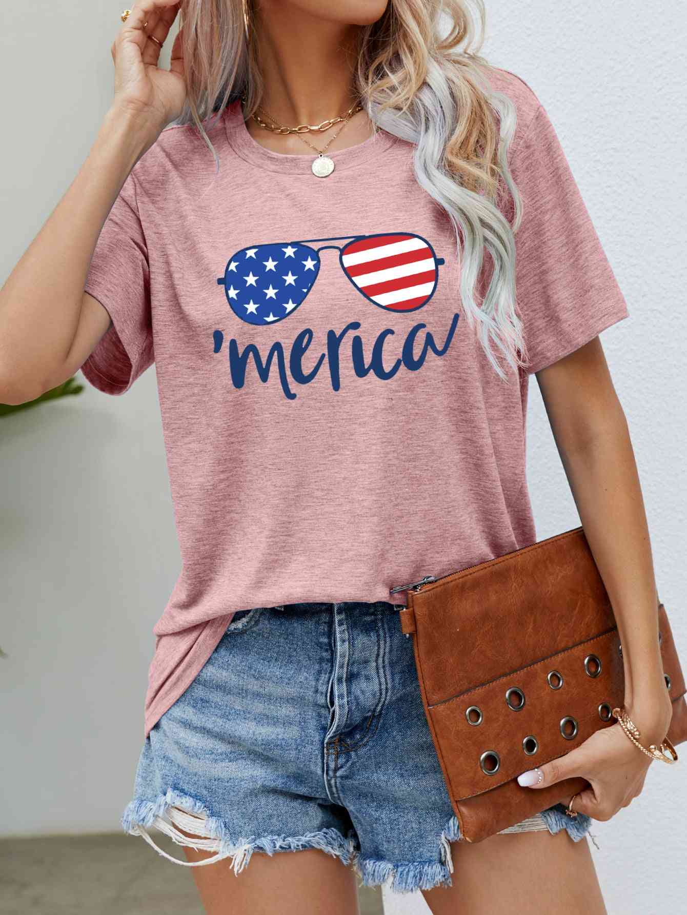 Camiseta con gráfico de gafas y bandera de EE. UU.