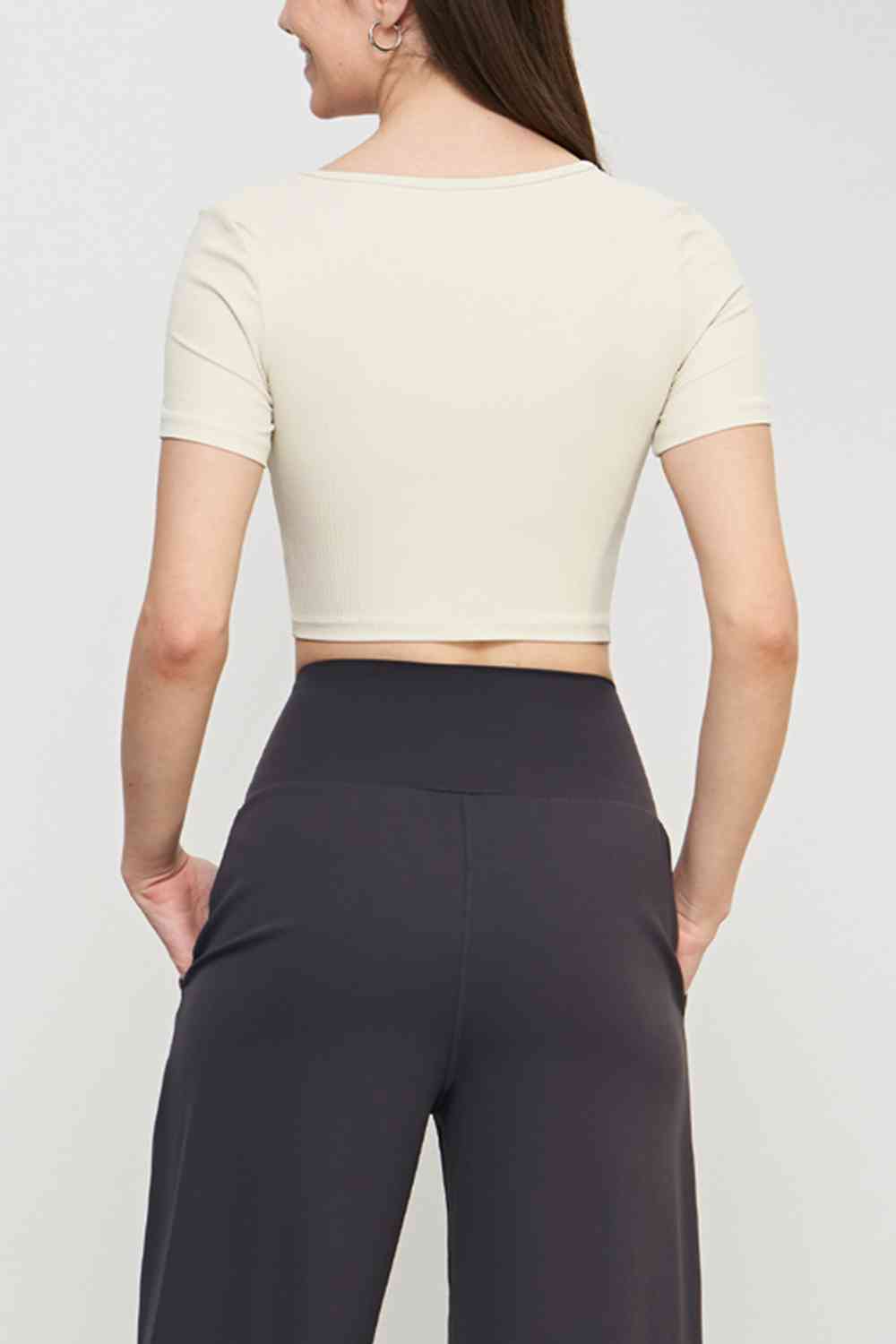 Round Neck Short Sleeve Cropped Sports Top