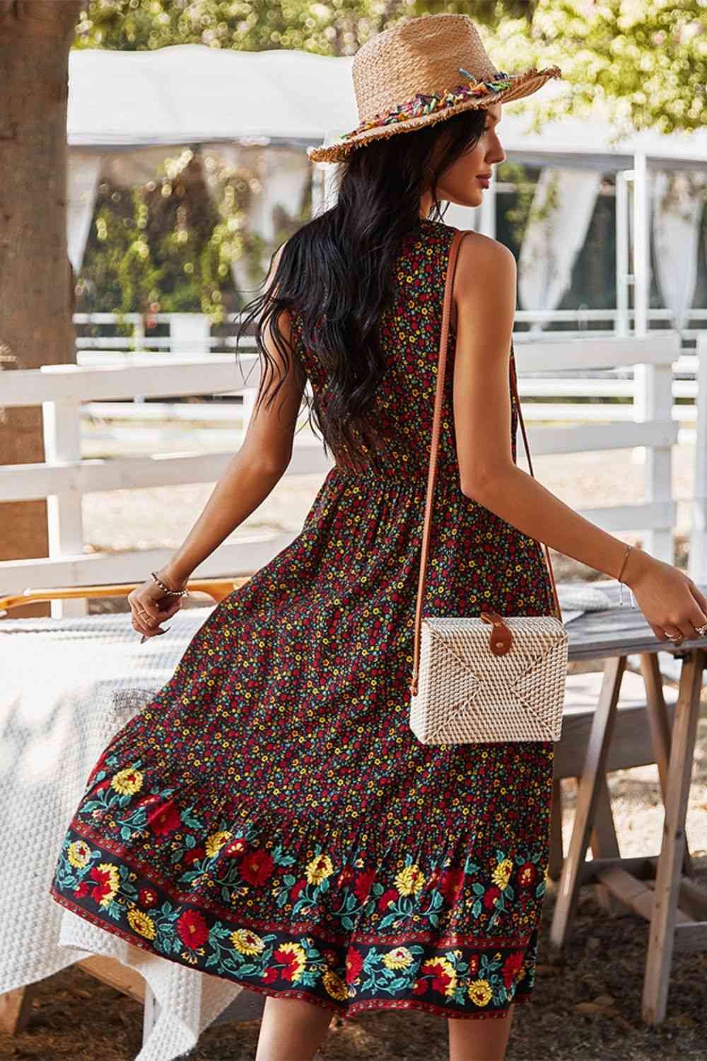 Vestido midi sin mangas con cuello en V estilo bohemio con estampado floral