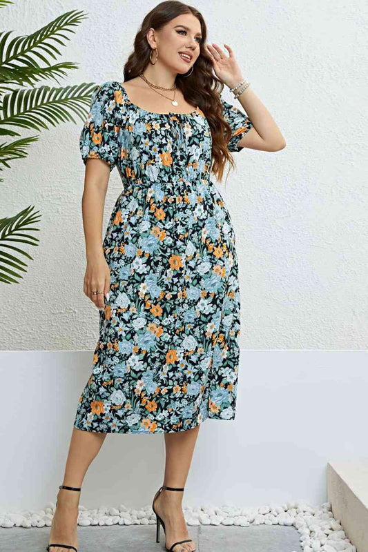 Vestido de manga corta con abertura floral