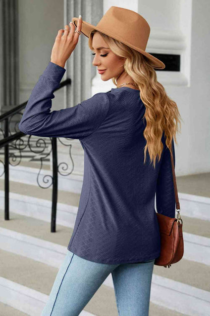 Blouse boutonnée à manches longues et col cranté