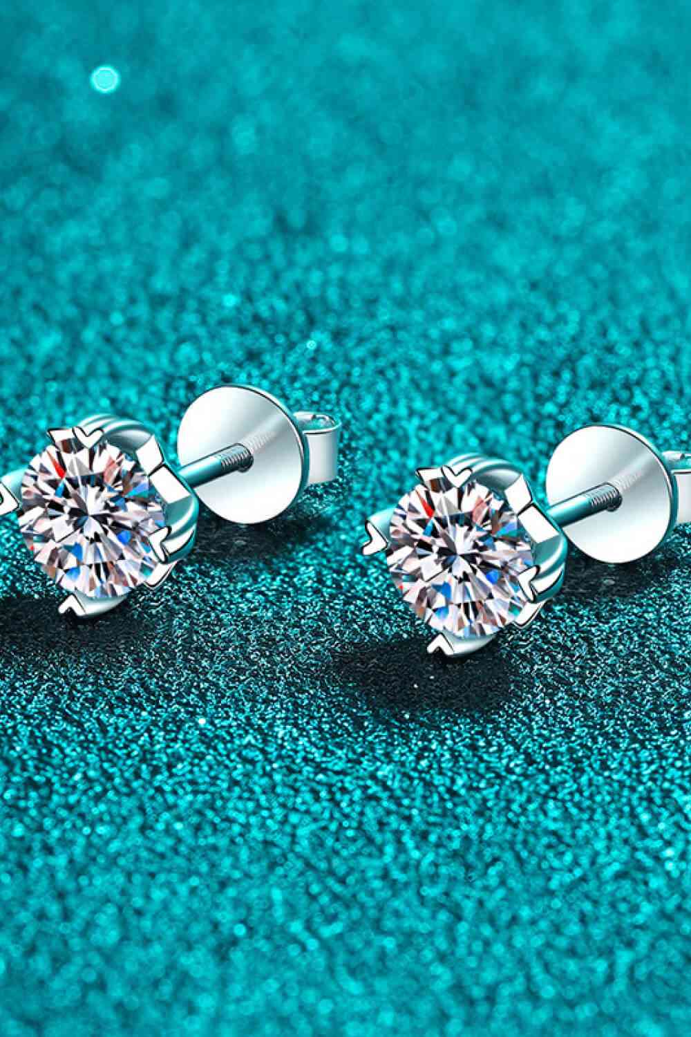 Boucles d'oreilles à tige en moissanite bonne journée dans mon esprit