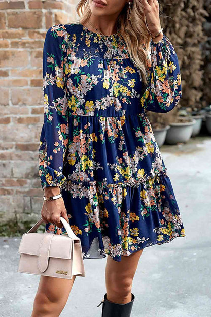 Mini-robe smockée à imprimé floral et manches longues