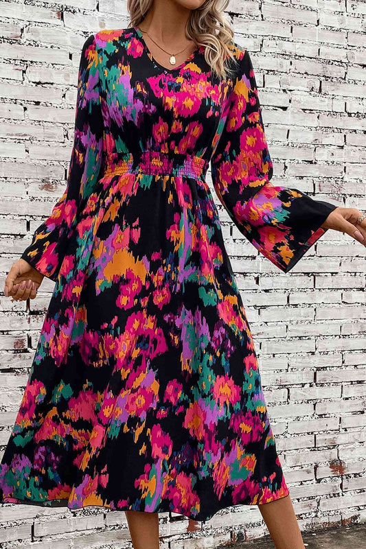 Vestido midi estampado con cintura fruncida