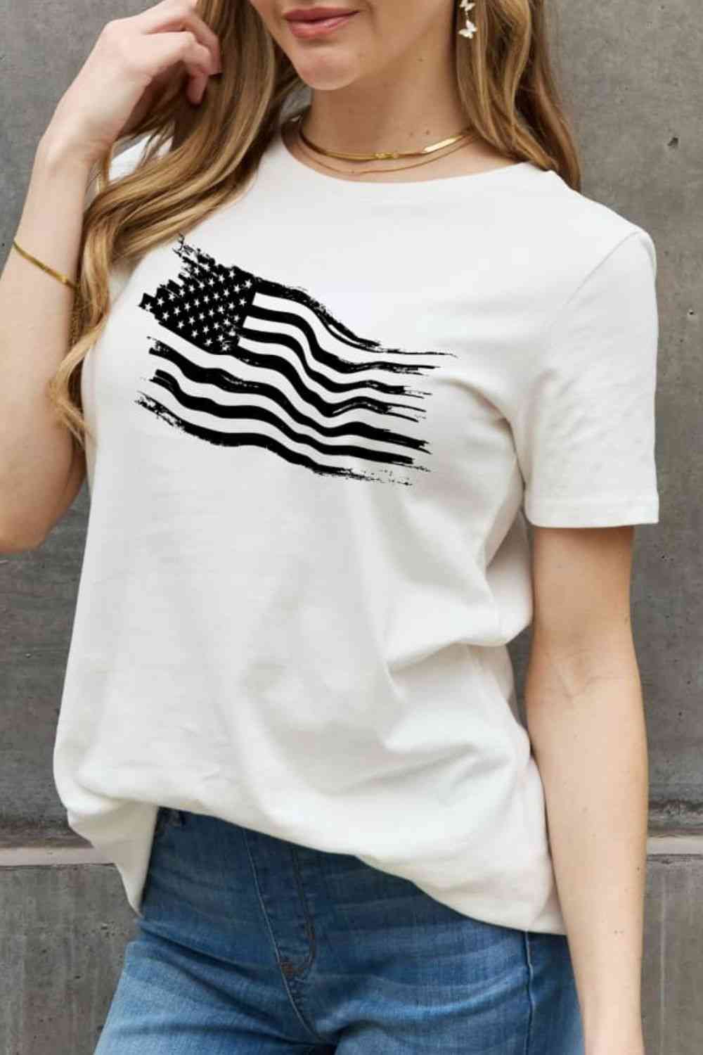 Camiseta de algodón con estampado de bandera estadounidense de tamaño completo de Simply Love