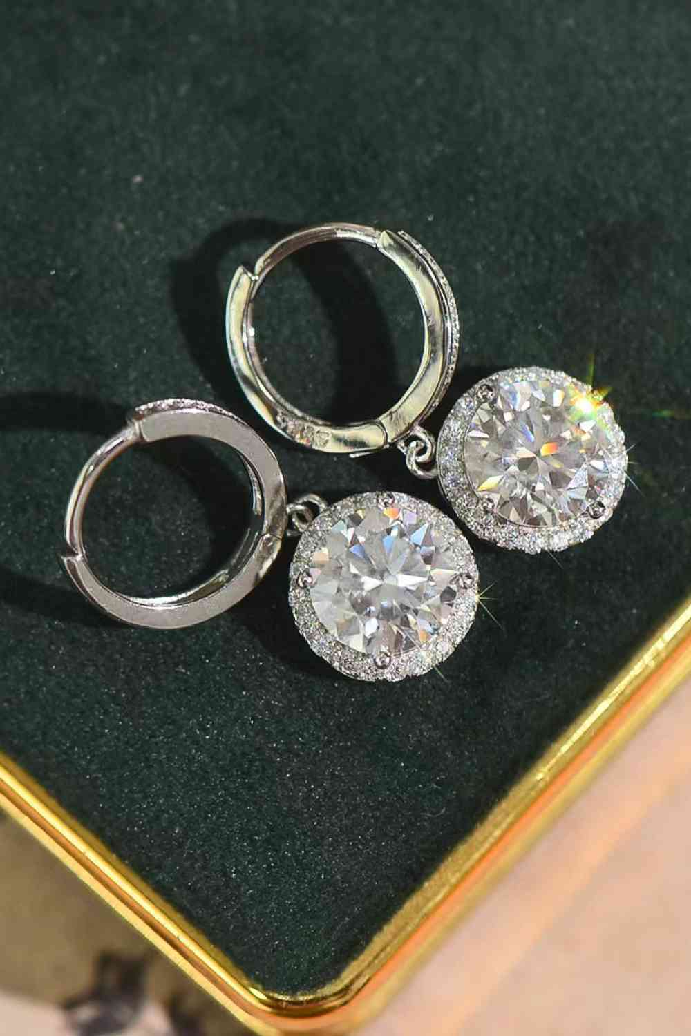 Boucles d'oreilles pendantes rondes en moissanite 2 carats